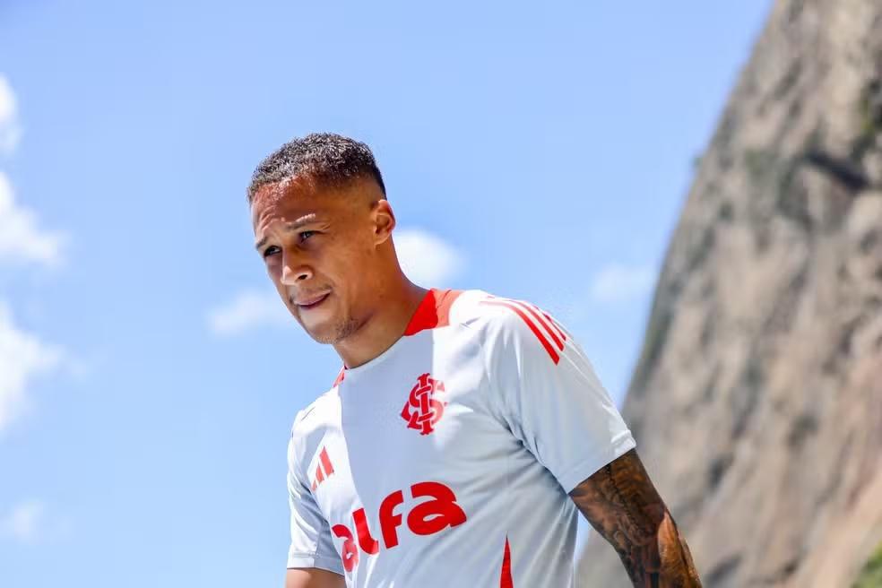 Santos monitora mercado e avalia três atacantes para substituir Guilherme Santos monitora mercado e avalia três atacantes para substituir Guilherme