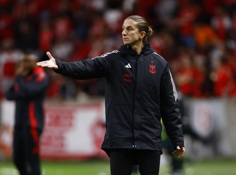 Flamengo avança em renovação com Filipe Luís e negociações entram na reta final Flamengo avança em renovação com Filipe Luís e negociações entram na reta final