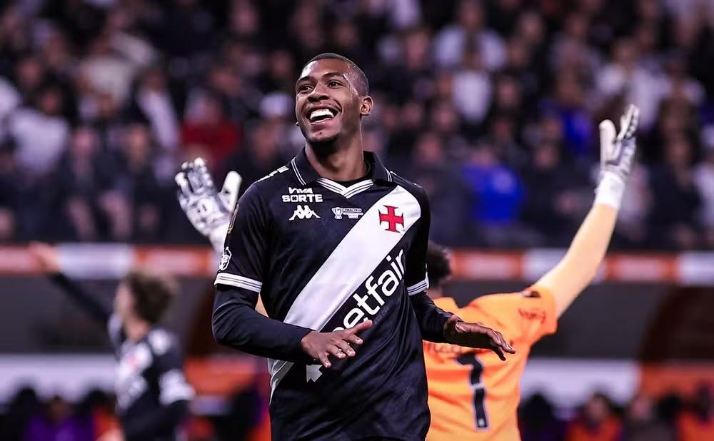 Vasco rejeita oferta de R$ 200 milhões do Zenit por Rayan e fixa novo valor milionário