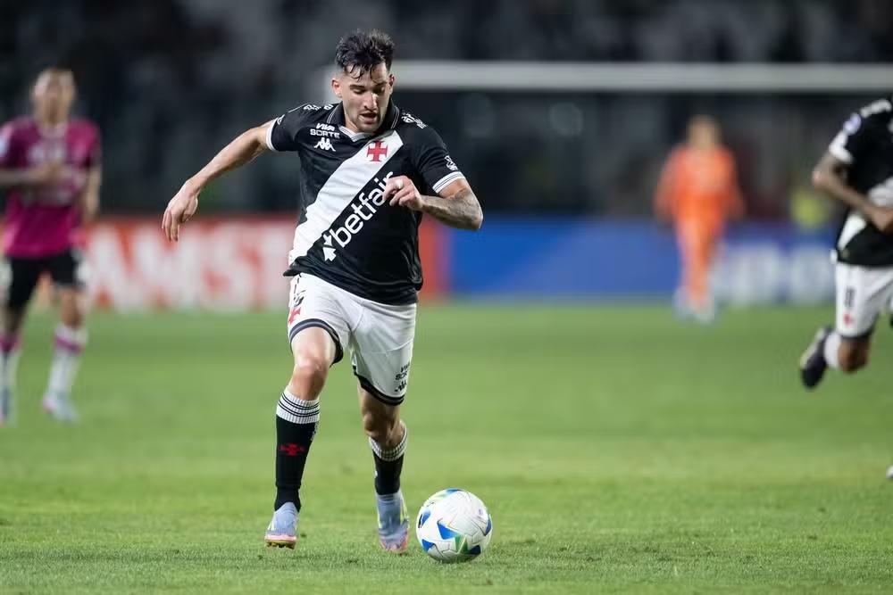 Fora dos planos do Vasco, Garré deve ser negociado na próxima janela de transferências