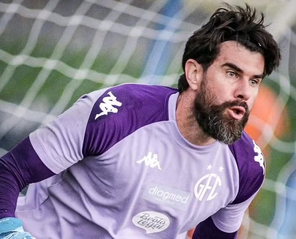 Fernando Miguel rescinde com o Guarani após menos de três semanas e pode encerrar a carreira Fernando Miguel rescinde com o Guarani após menos de três semanas e pode encerrar a carreira