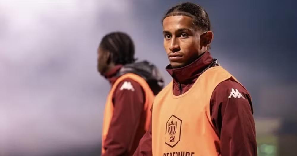 Jogador do Metz fica em estado grave após salvar namorada em incêndio na Suíça Jogador do Metz fica em estado grave após salvar namorada em incêndio na Suíça