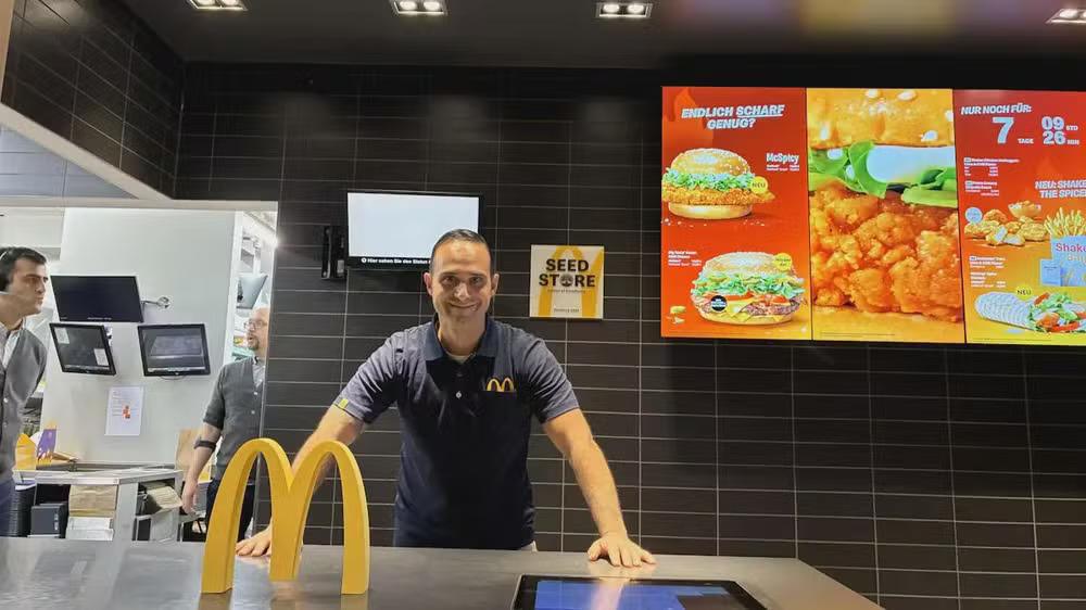 Ex-técnico da Bundesliga muda de carreira e assume cargo de gerente no McDonald’s