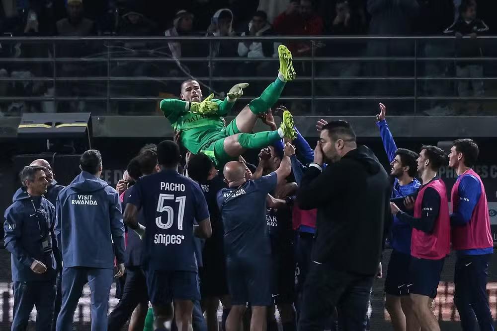 Chevalier brilha nos pênaltis, PSG supera o Marselha e conquista a Supercopa da França 2026