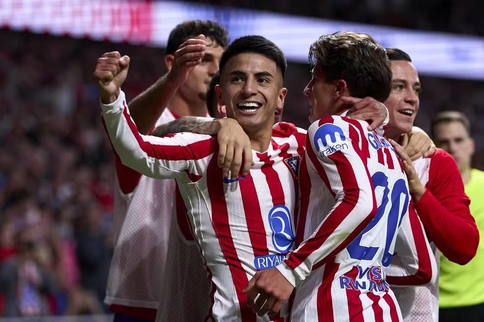 Palmeiras inicia tratativas por Thiago Almada e avalia investimento milionário Palmeiras inicia tratativas por Thiago Almada e avalia investimento milionário