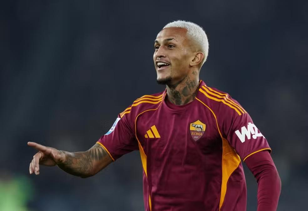 Manchester City consulta situação de Wesley e estuda investida ainda nesta janela