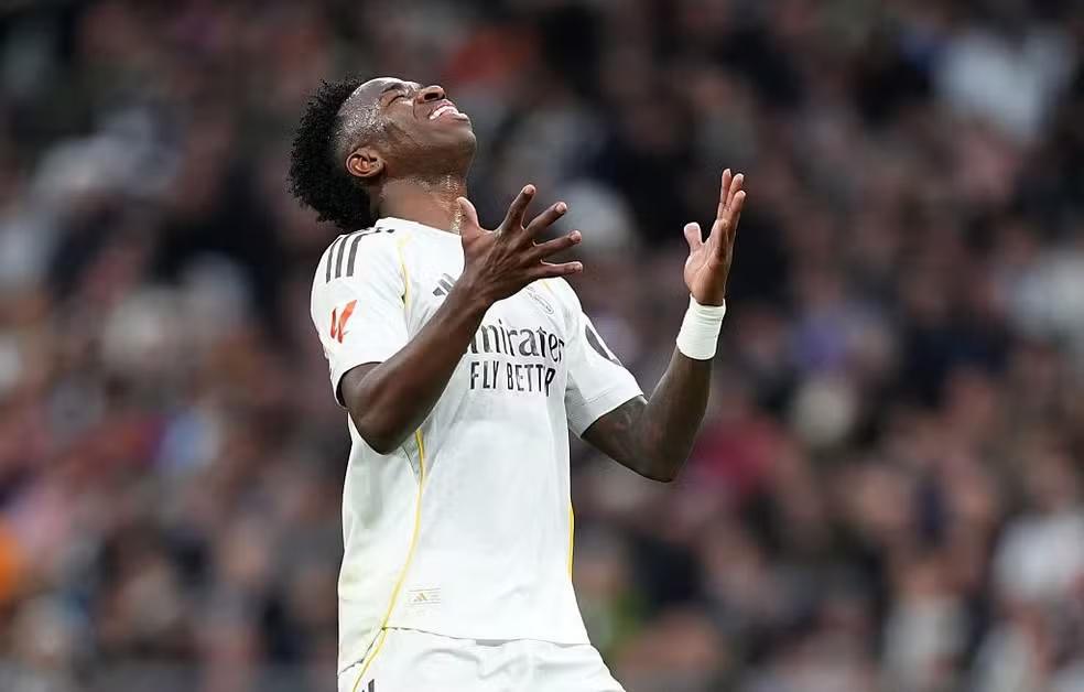 Arbeloa defende Vinicius Jr. após vaias no Bernabéu e exalta impacto do brasileiro no Real Madrid Arbeloa defende Vinicius Jr. após vaias no Bernabéu e exalta impacto do brasileiro no Real Madrid