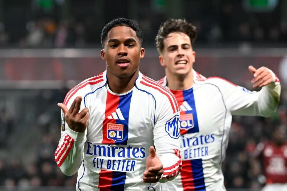 Endrick brilha com hat-trick e lidera goleada do Lyon na Ligue 1 Endrick brilha com hat-trick e lidera goleada do Lyon na Ligue 1