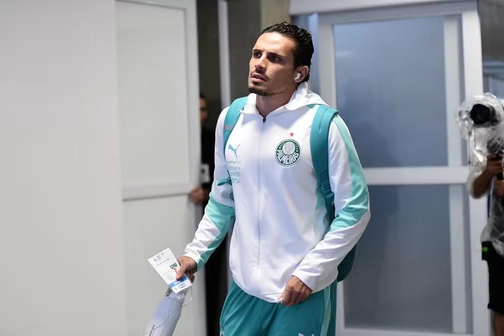 Palmeiras avança em negociação e encaminha empréstimo de Raphael Veiga ao América do México Palmeiras avança em negociação e encaminha empréstimo de Raphael Veiga ao América do México