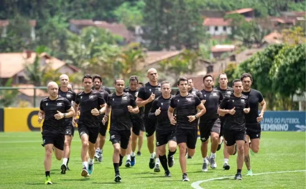 Contrato da CBF para árbitros exige certificado contra apostas e define salários de até R$ 22 mil Contrato da CBF para árbitros exige certificado contra apostas e define salários de até R$ 22 mil