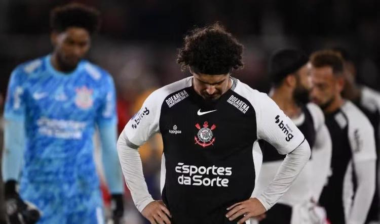 Corinthians vive crise em campo e nos bastidores e sofre nova decepção internacional