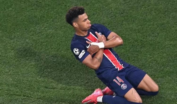 Désiré Doué entra para a história e comanda goleada do PSG na final da Champions