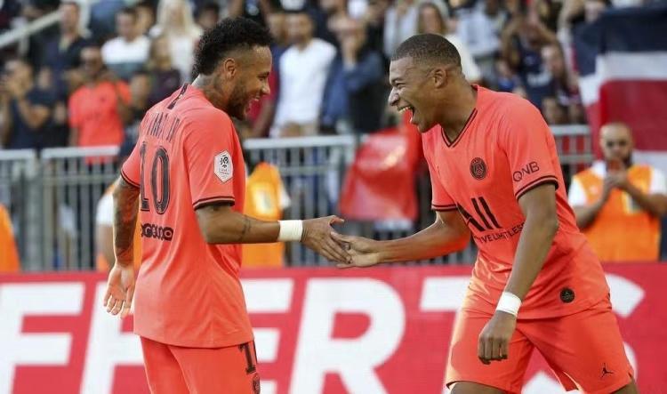 Ídolos do passado celebram conquista histórica do PSG na Champions League