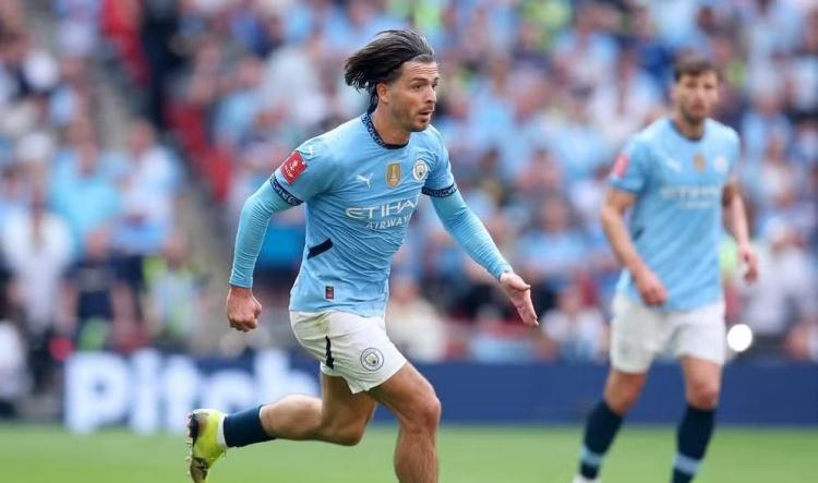 Grealish deve ficar fora do Mundial de Clubes e futuro no City é incerto
