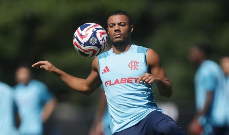 Dores no joelho voltam a preocupar e colocam De la Cruz como dúvida para o Mundial