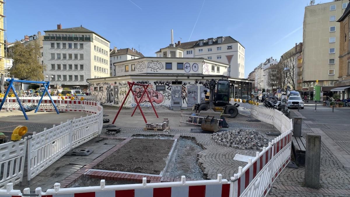 Ersatz für vergiftete Bäume auf dem Merianplatz Ersatz für vergiftete Bäume auf dem Merianplatz