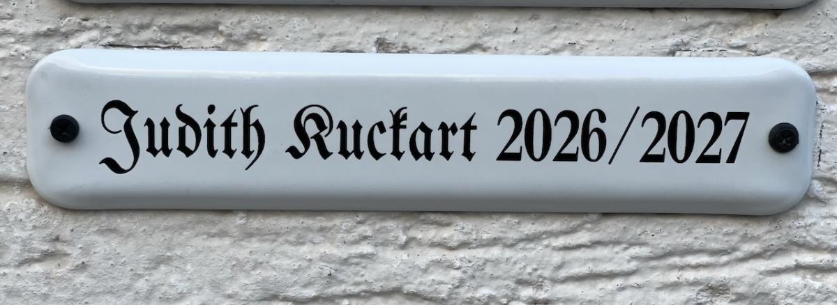Volles Festzelt: Judith Kuckart wird Stadtschreiberin
