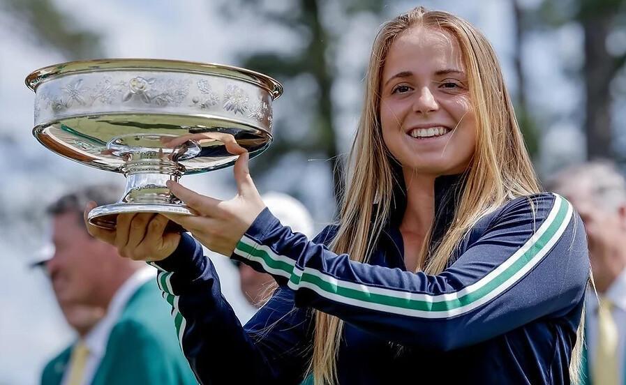 Victoria de Carla Bernat en Augusta