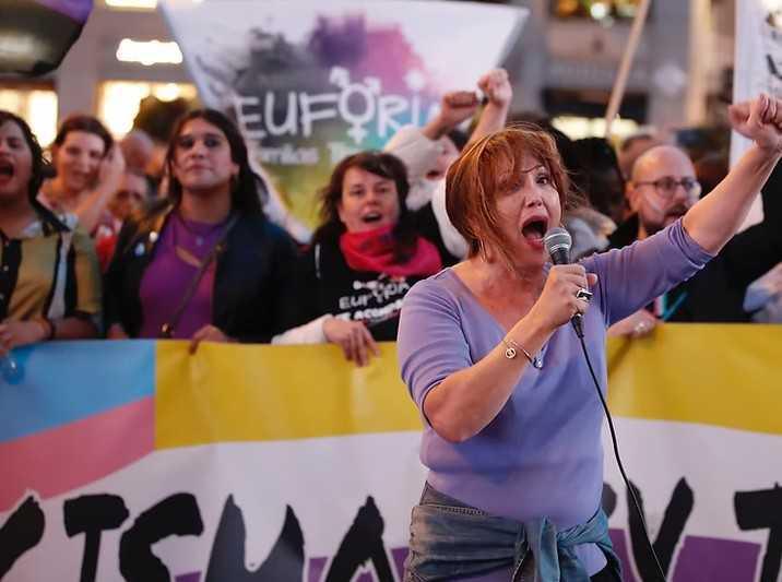 Un juez investiga a Sonsoles Ónega por llamar «hombre» en televisión a una exmilitar 'trans'