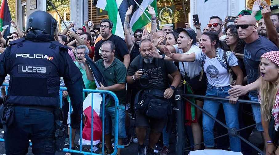 Y un enfrentamiento civil Y un enfrentamiento civil