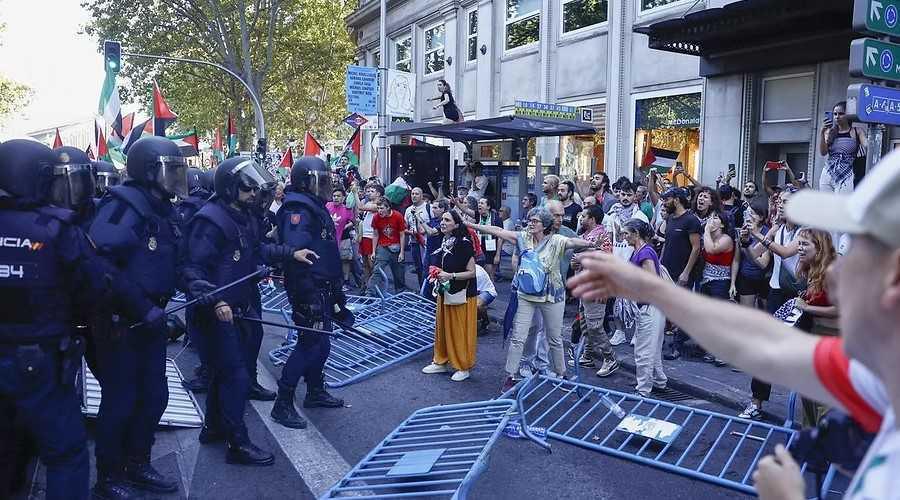 Y un enfrentamiento civil Y un enfrentamiento civil