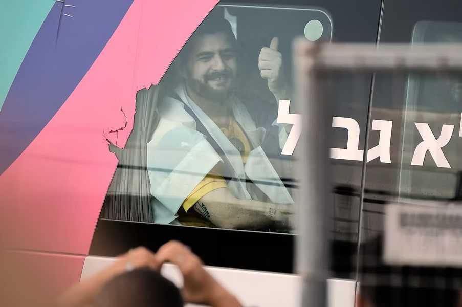 Los 20 rehenes israelíes vivos que quedaban en manos de Hamás ya son libres Los 20 rehenes israelíes vivos que quedaban en manos de Hamás ya son libres