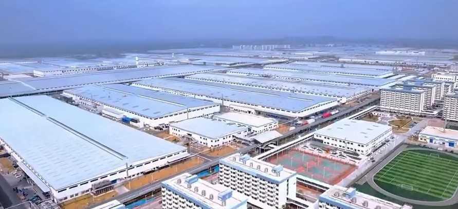 De un Golf a un Dacia: El cruel retrato de la “Europa moderna” De un Golf a un Dacia: El cruel retrato de la “Europa moderna”