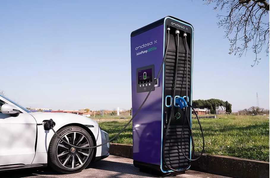 La UE retrasa la prohibición de los motores de combustión a 2040 La UE retrasa la prohibición de los motores de combustión a 2040