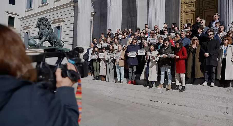 Ndongo, primer periodista expedientado por el congreso 