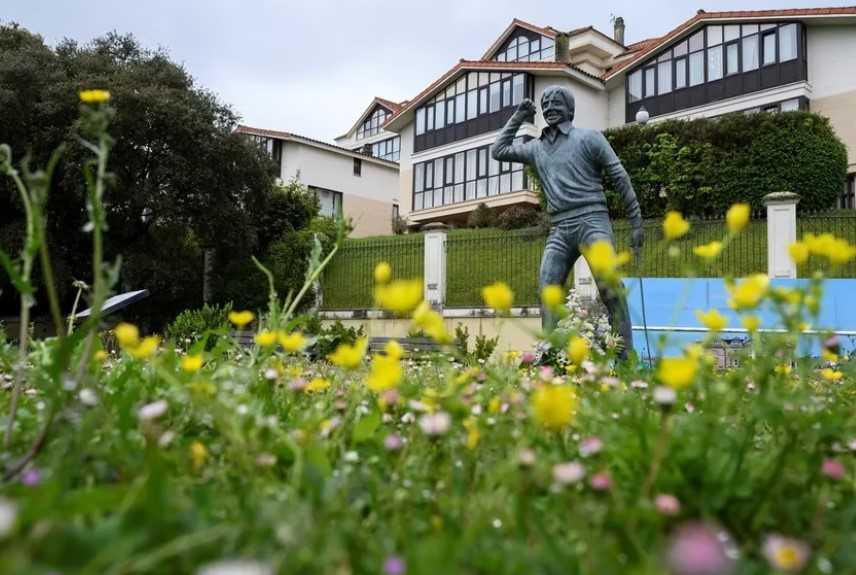 Desaparece la estatua de Seve Ballesteros