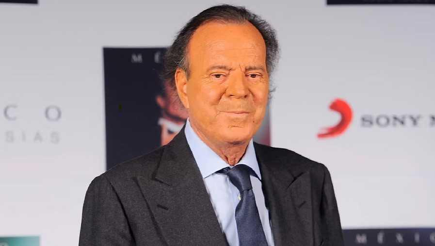 Julio Iglesias se defiende atacando Julio Iglesias se defiende atacando