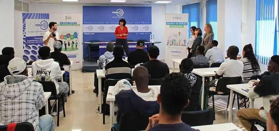 El colectivo que impulsa la regularización de inmigrantes eleva a 700.000 sus beneficiarios El colectivo que impulsa la regularización de inmigrantes eleva a 700.000 sus beneficiarios