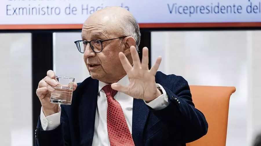 El juez acepta prolongar la instrucción e investigar los bienes de Montoro y su mujer El juez acepta prolongar la instrucción e investigar los bienes de Montoro y su mujer