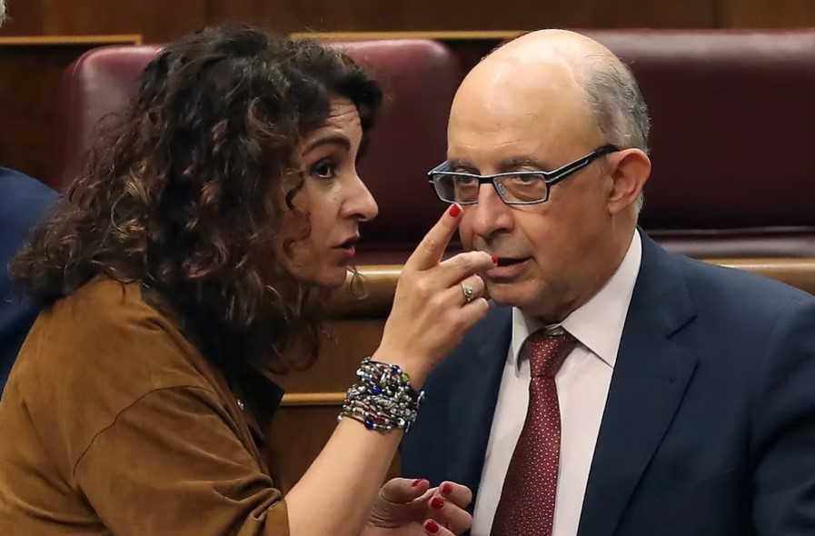 El juez acepta prolongar la instrucción e investigar los bienes de Montoro y su mujer El juez acepta prolongar la instrucción e investigar los bienes de Montoro y su mujer