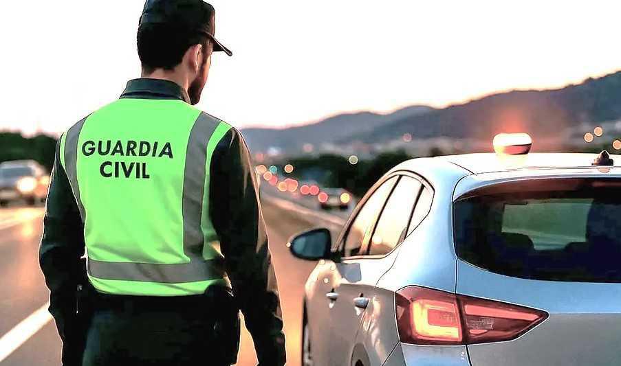 Marlaska da un macrocontrato de balizas V16 a un empresario citado en los papeles de Panamá