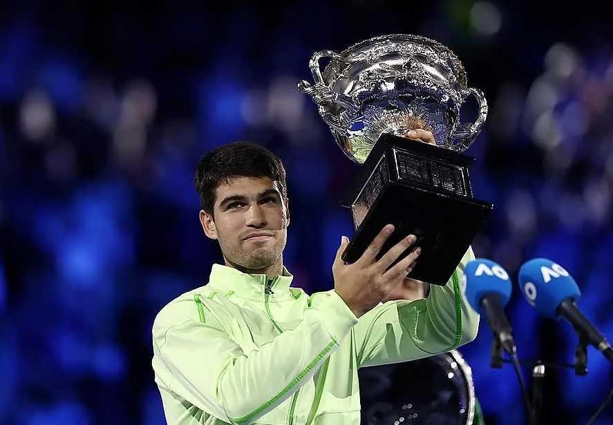 Carlos Alcaraz tumba a Novak Djokovic en Australia Carlos Alcaraz tumba a Novak Djokovic en Australia
