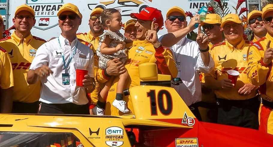 Alex Palou abre la temporada de la IndyCar con victoria Alex Palou abre la temporada de la IndyCar con victoria