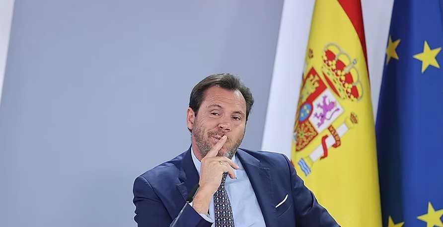 Transportes prepara contratos 'low cost' para renovar las carreteras sin exigencias de calidad Transportes prepara contratos 'low cost' para renovar las carreteras sin exigencias de calidad