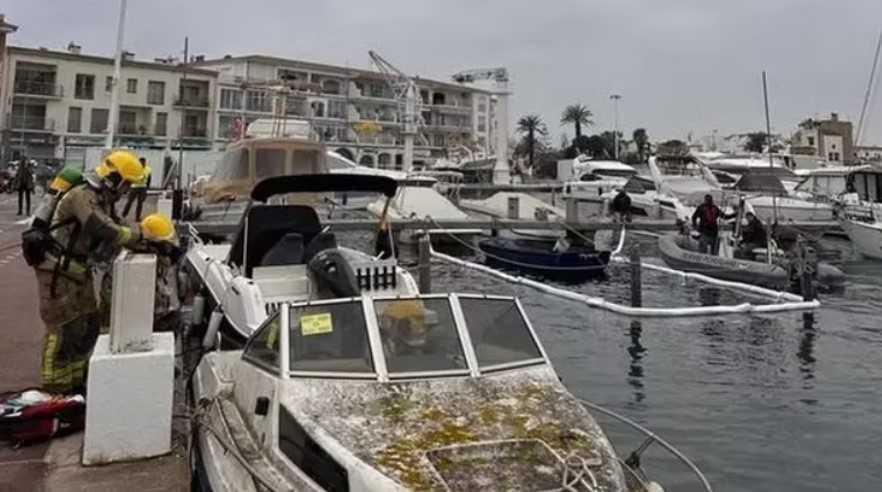 El abandono de barcos crece en los puertos deportivos catalanes