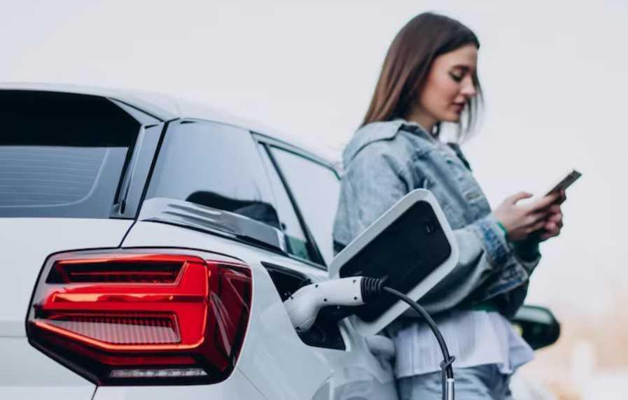 Las ventas globales de coches eléctricos frenan su crecimiento al 0,9% en 2026; Norteamérica se desploma un 26%