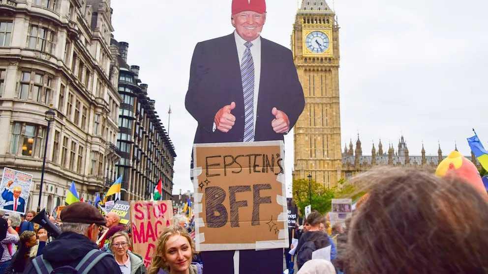 Carrosse, or et photos compromettantes — comment s’est déroulée la visite de Trump au Royaume-Uni