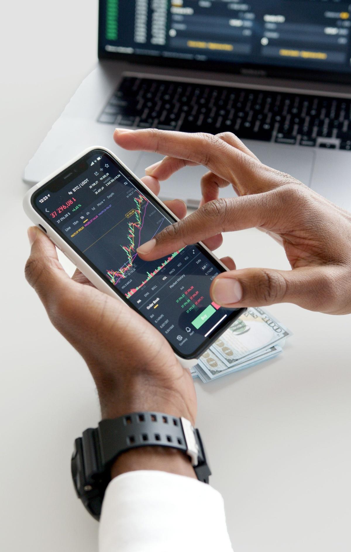 Ces jeunes de 20 ans qui misent gros sur la Bourse tech
