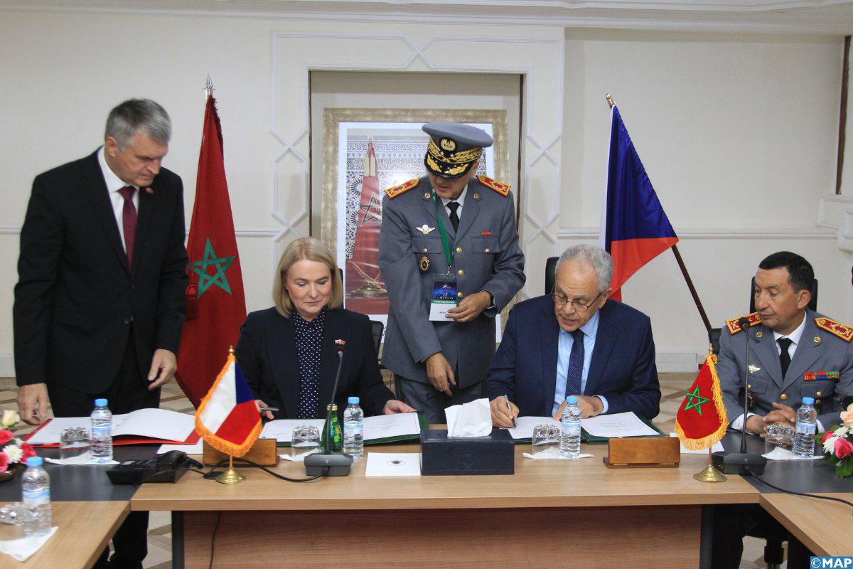 🛩️ Marrakech Airshow 2024 : Le Maroc renforce sa puissance aéronautique militaire avec de nouveaux accords stratégiques 🛩️ Marrakech Airshow 2024 : Le Maroc renforce sa puissance aéronautique militaire avec de nouveaux accords stratégiques