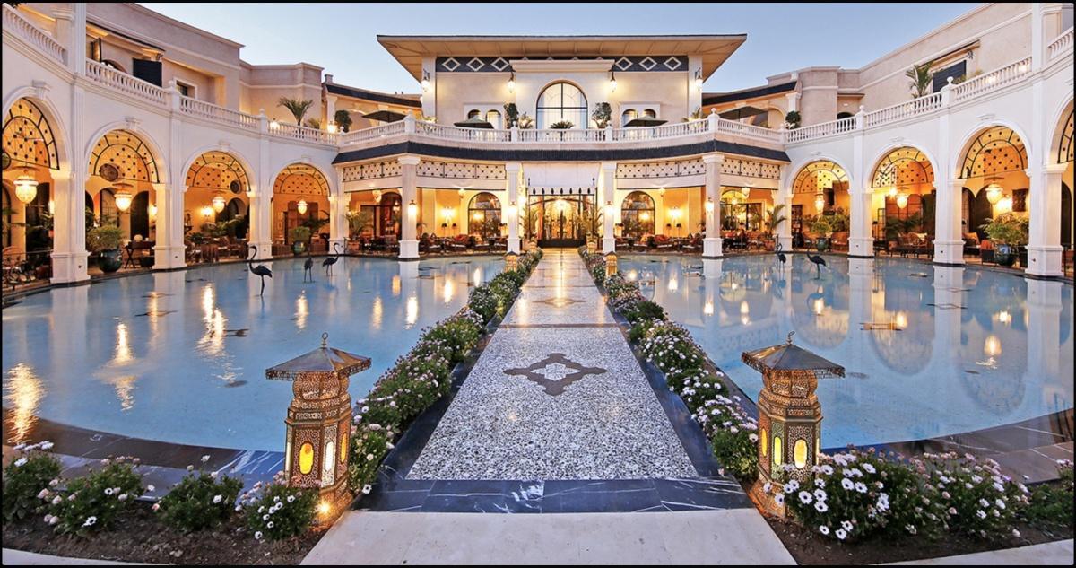 Adriana Karembeu : son palais secret à Marrakech, symbole du luxe et de l’art de vivre marocain Adriana Karembeu : son palais secret à Marrakech, symbole du luxe et de l’art de vivre marocain