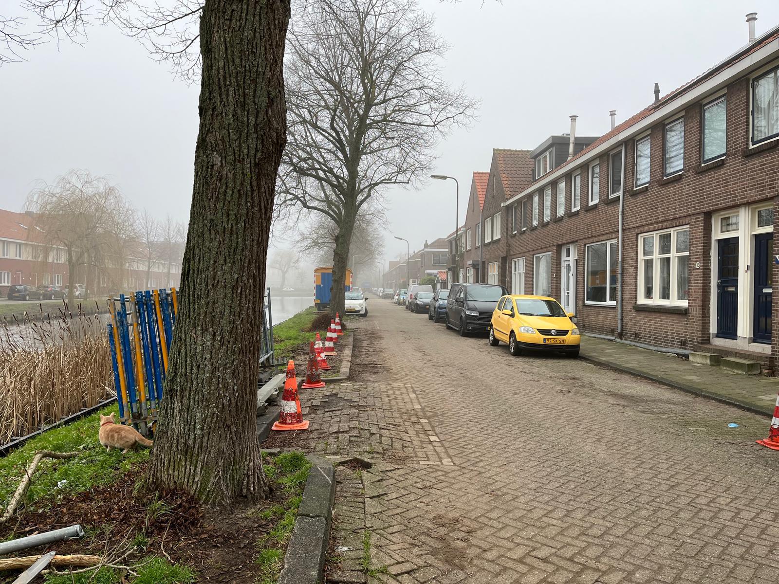 Niet parkeren in de berm aan de Westerkade