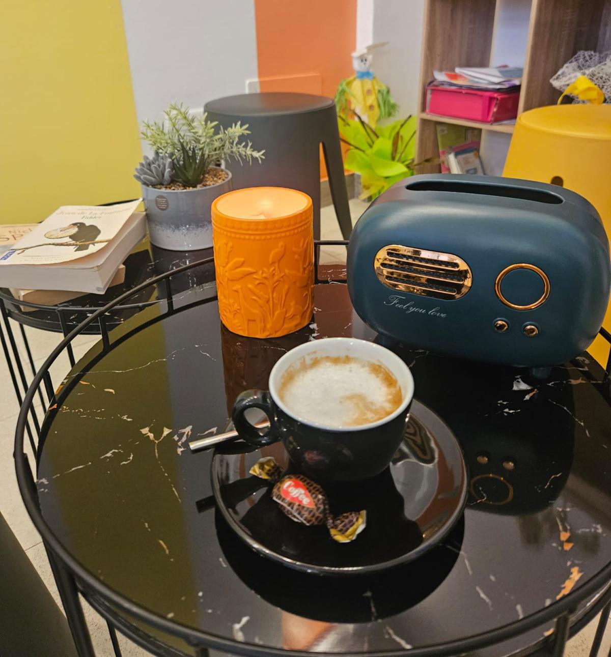 Family Bar: Relax per i Grandi, Divertimento per i Piccoli! ☕🍰