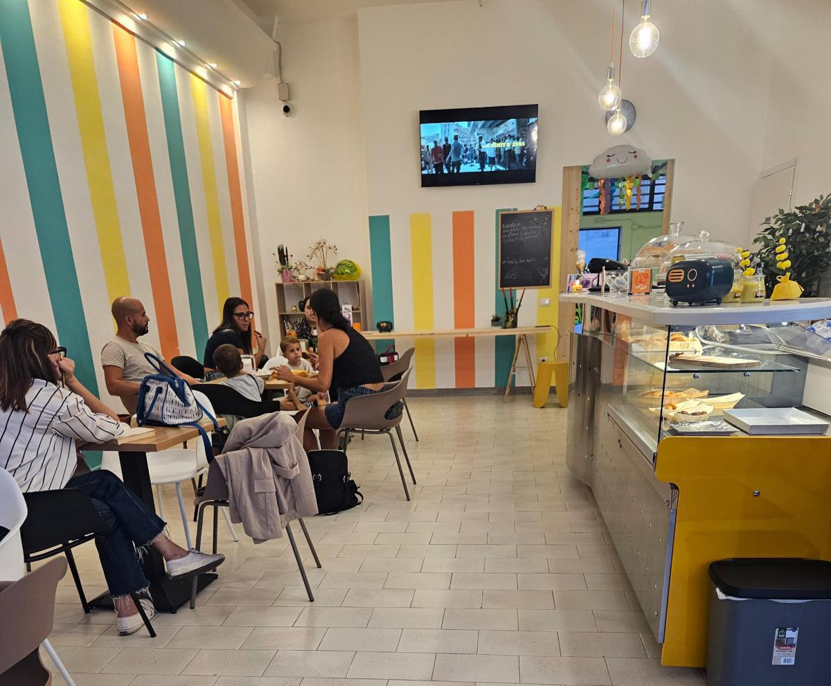 Family Bar: Relax per i Grandi, Divertimento per i Piccoli! ☕🍰 Family Bar: Relax per i Grandi, Divertimento per i Piccoli! ☕🍰