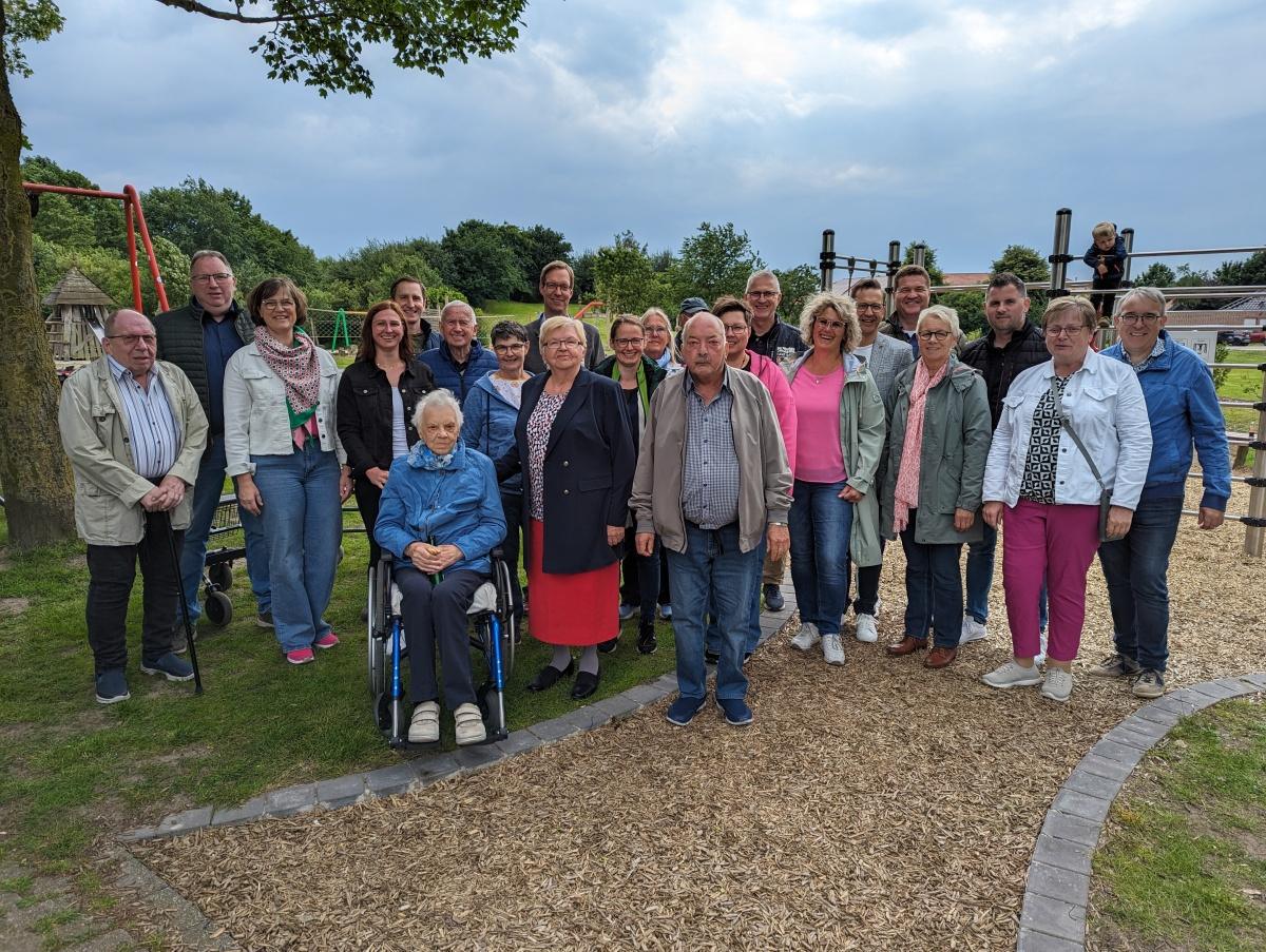 Bewegungsgeräte im Bürgerpark eingeweiht Bewegungsgeräte im Bürgerpark eingeweiht