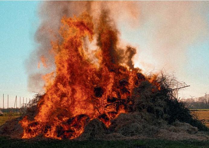Neudörpener Osterfeuer Neudörpener Osterfeuer