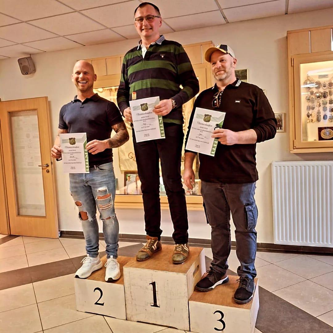 Königspaar aus Neudörpen im Schützenhaus 2025 Königspaar aus Neudörpen im Schützenhaus 2025